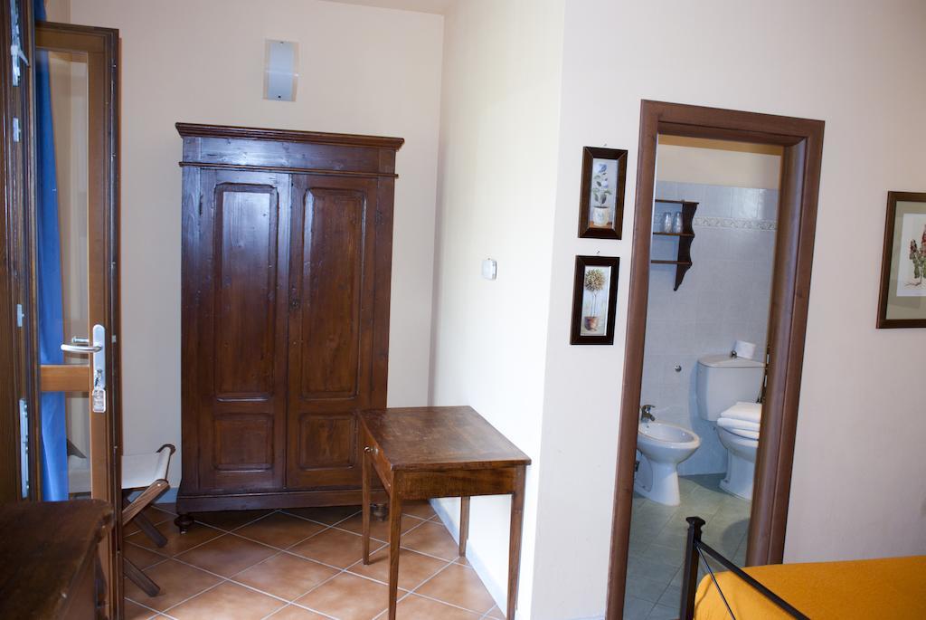 Il Giardino Delle Esperidi Bed & Breakfast ฟอสดิโนโว ห้อง รูปภาพ